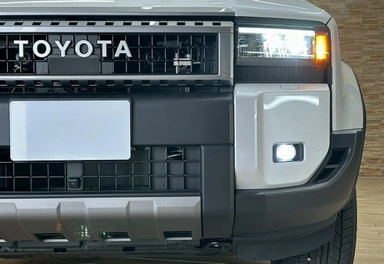 Toyota Land Cruiser 250 Белый