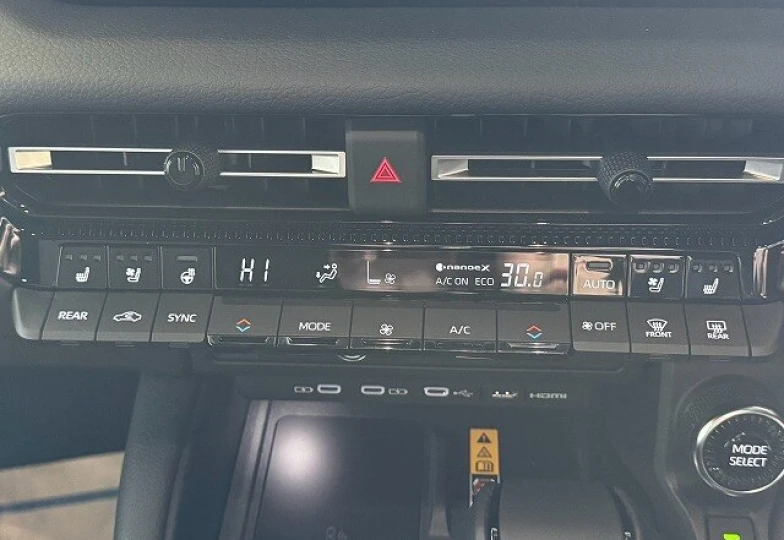 Toyota Land Cruiser 250 Белый