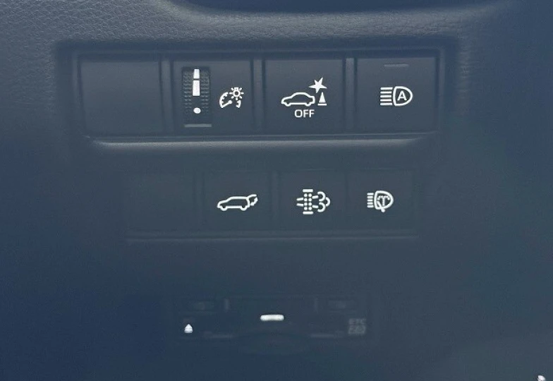 Toyota Land Cruiser 250 Белый