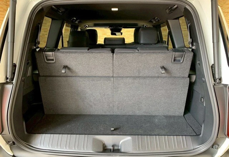 Toyota Land Cruiser 250 Белый