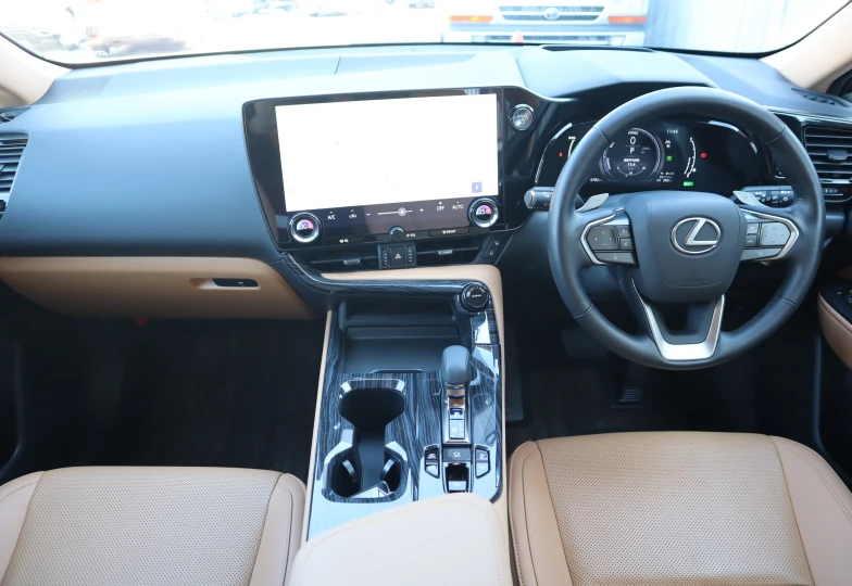Lexus NX Зеленый