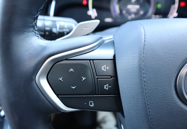 Lexus NX Зеленый