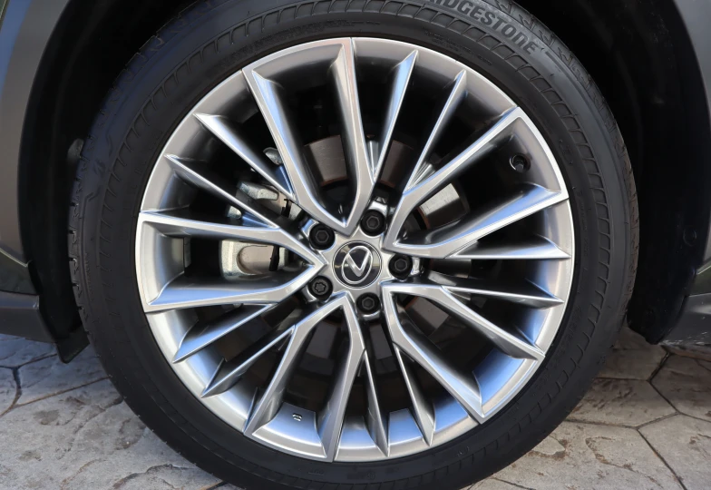 Lexus NX Зеленый