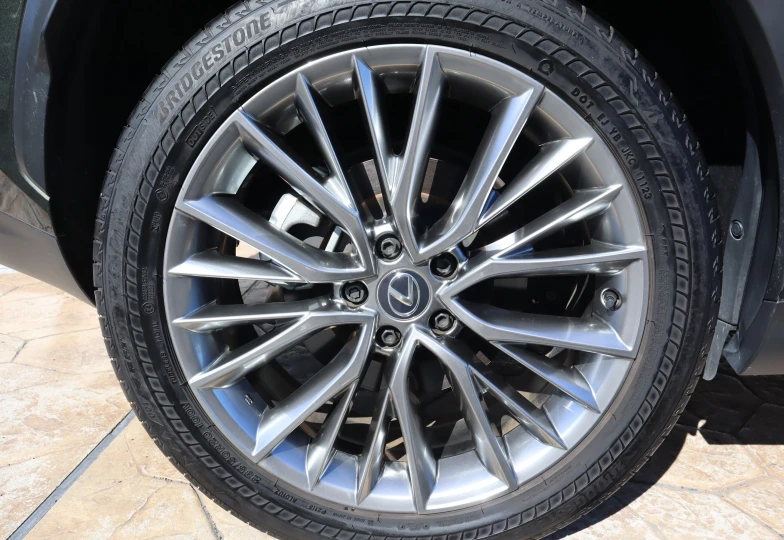 Lexus NX Зеленый