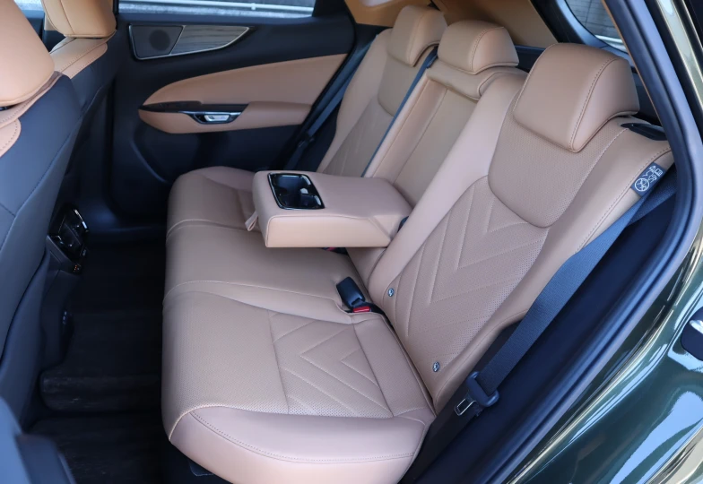 Lexus NX Зеленый