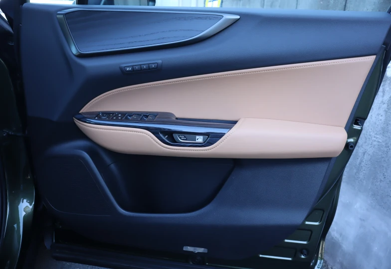 Lexus NX Зеленый