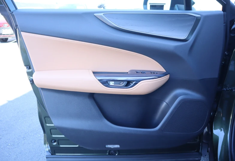Lexus NX Зеленый