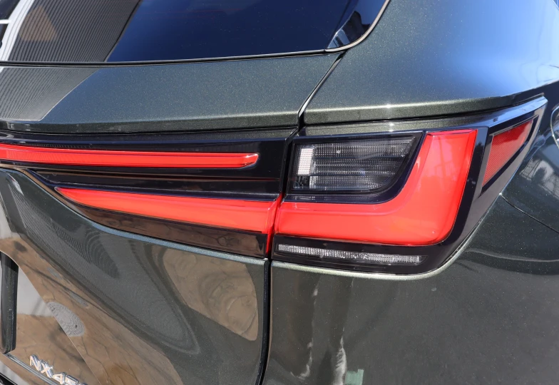 Lexus NX Зеленый