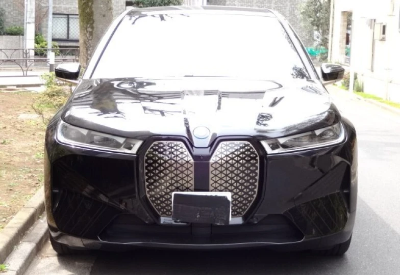 BMW iX Черный