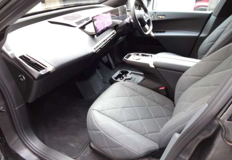 BMW iX Черный