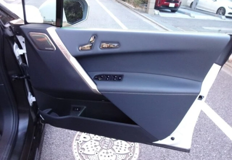 BMW iX Белый