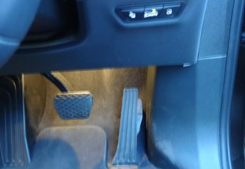 BMW iX Белый