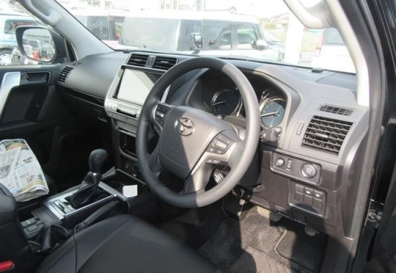 Toyota Land Cruiser Prado Черный