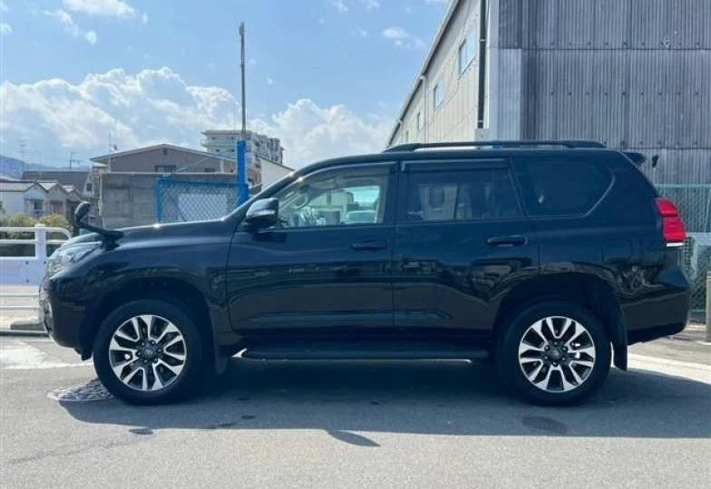 Toyota Land Cruiser Prado Черный