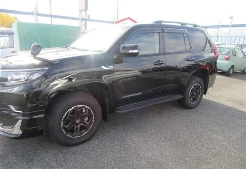Toyota Land Cruiser Prado Black