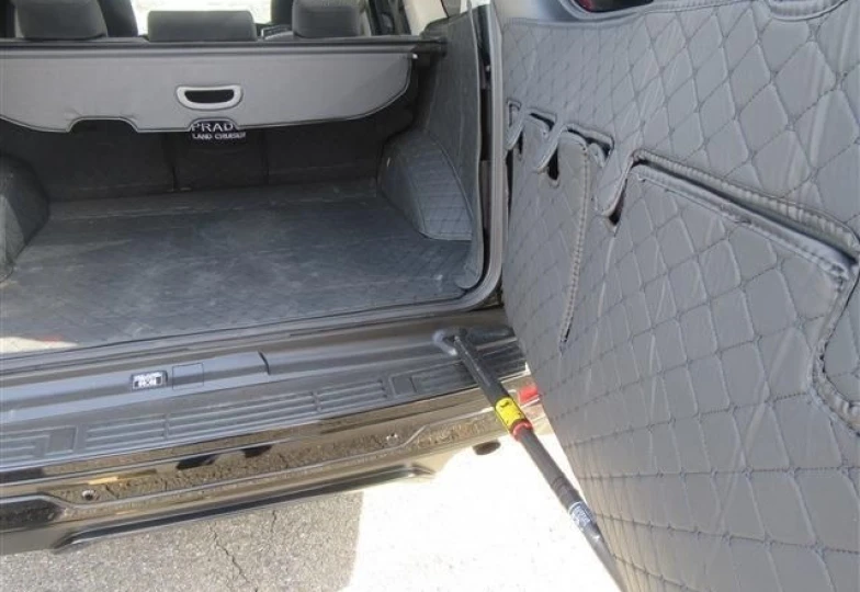 Toyota Land Cruiser Prado Black