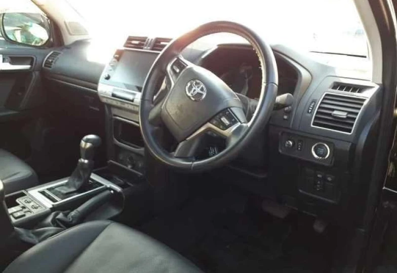 Toyota Land Cruiser Prado Черный