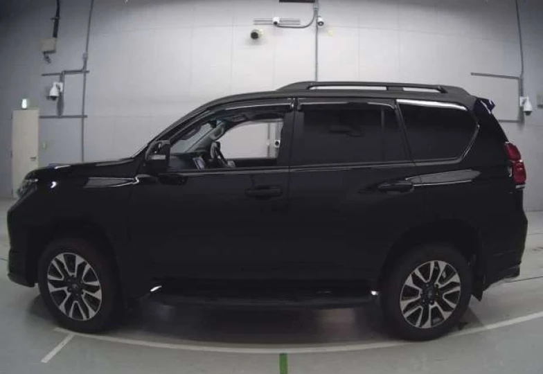 Toyota Land Cruiser Prado Черный