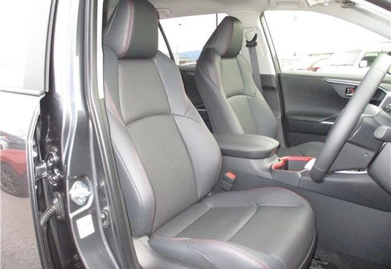 Toyota RAV4 Черный