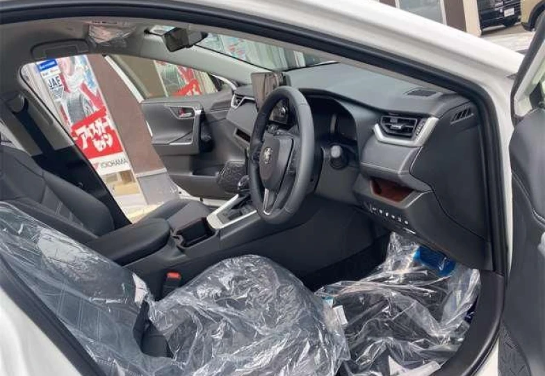 Toyota RAV4 Белый