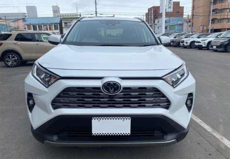 Toyota RAV4 Белый