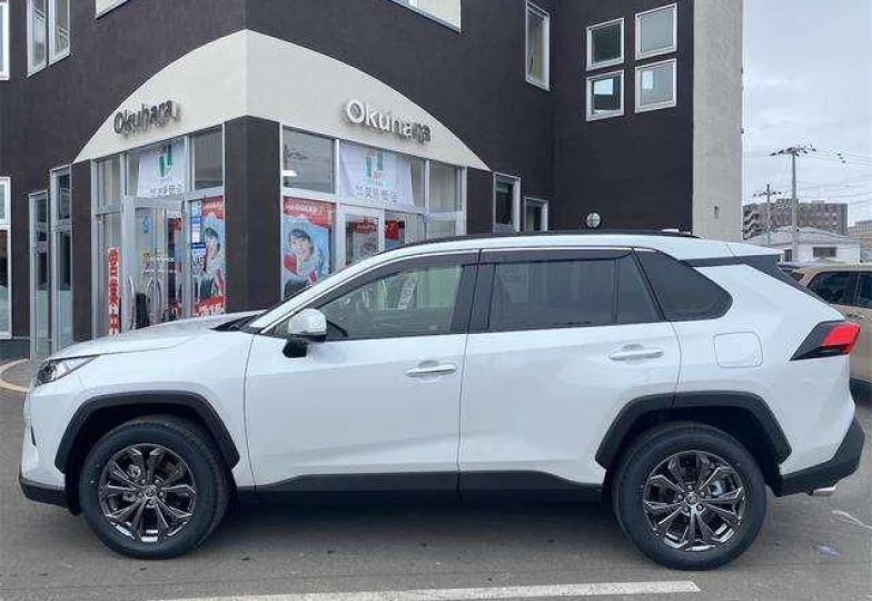 Toyota RAV4 Белый
