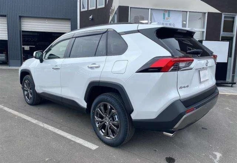 Toyota RAV4 Белый