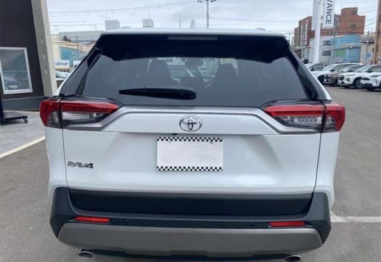 Toyota RAV4 Белый