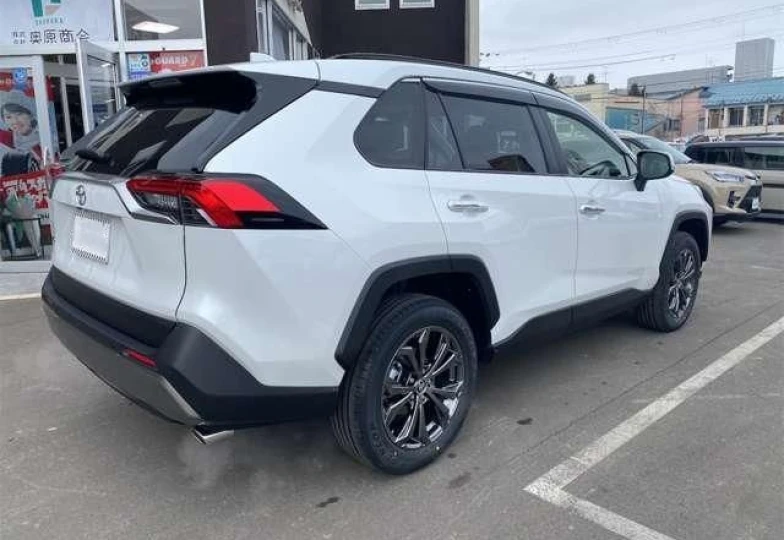 Toyota RAV4 Белый