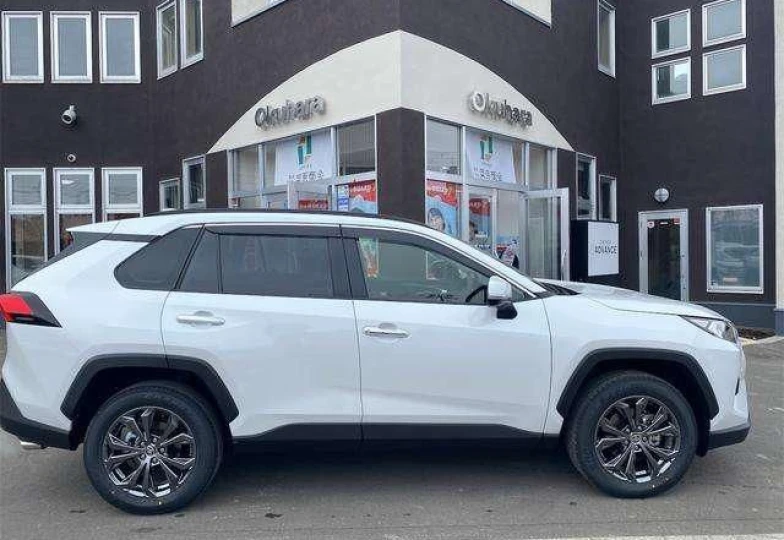 Toyota RAV4 Белый