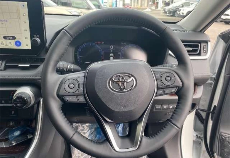 Toyota RAV4 Белый