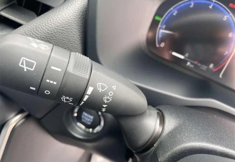 Toyota RAV4 Белый
