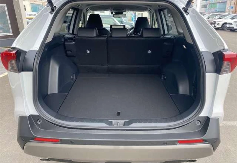 Toyota RAV4 Белый