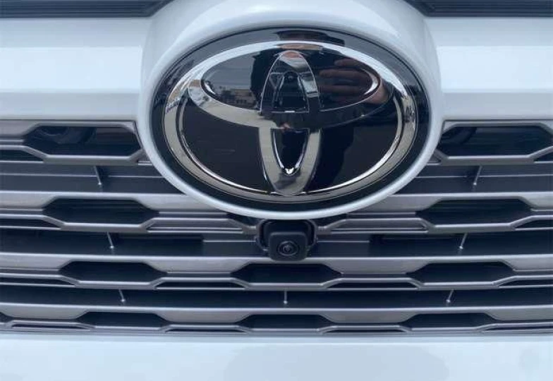 Toyota RAV4 Белый
