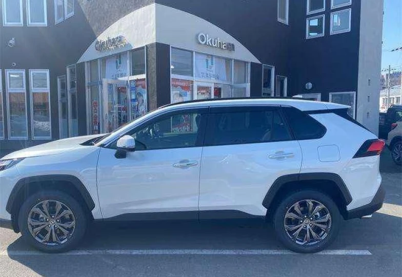 Toyota RAV4 Белый
