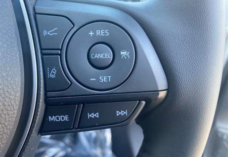 Toyota RAV4 Белый
