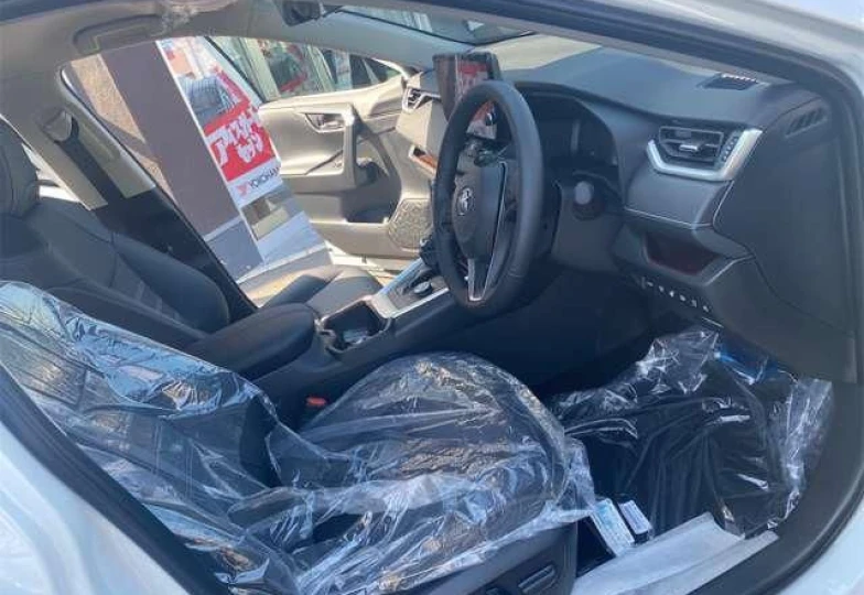 Toyota RAV4 Белый