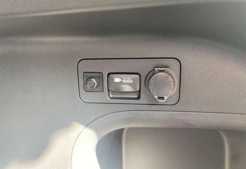 Toyota RAV4 Белый