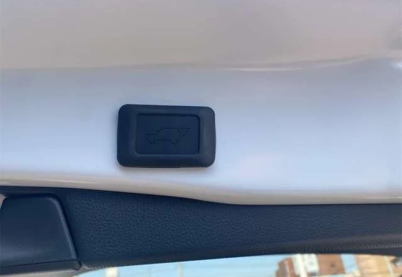 Toyota RAV4 Белый