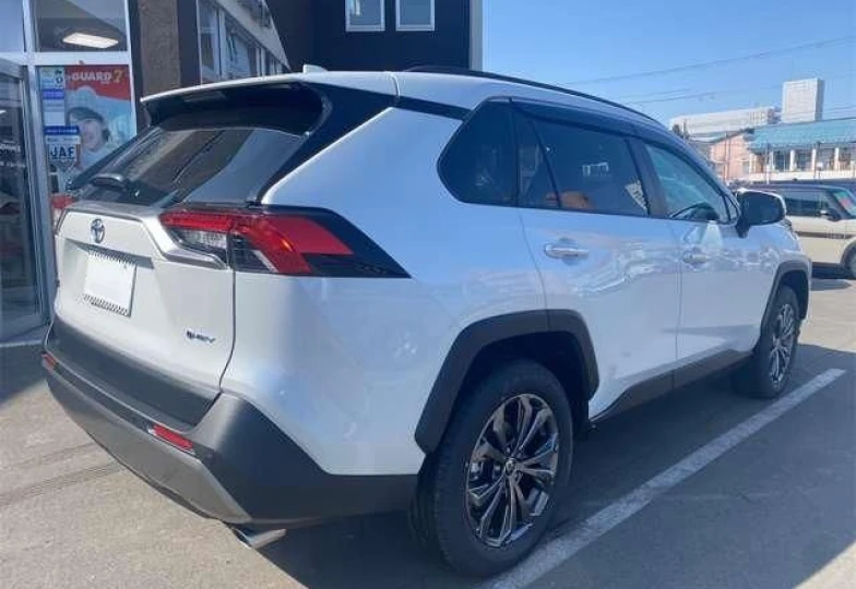 Toyota RAV4 Белый