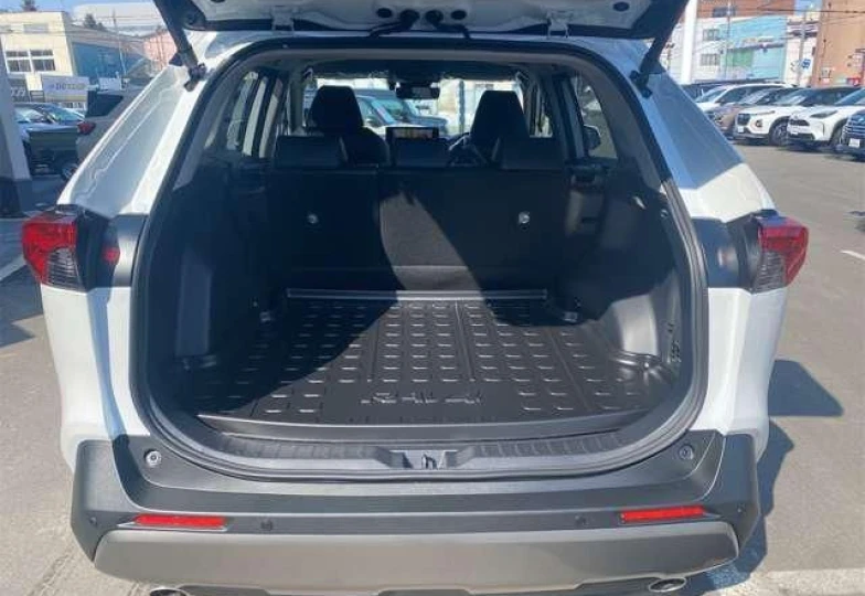 Toyota RAV4 Белый