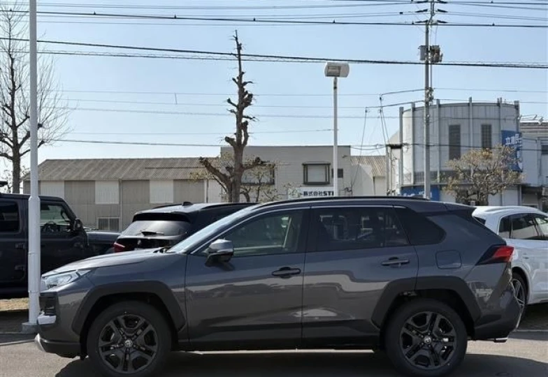 Toyota RAV4 Черный