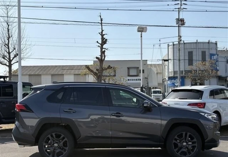 Toyota RAV4 Черный