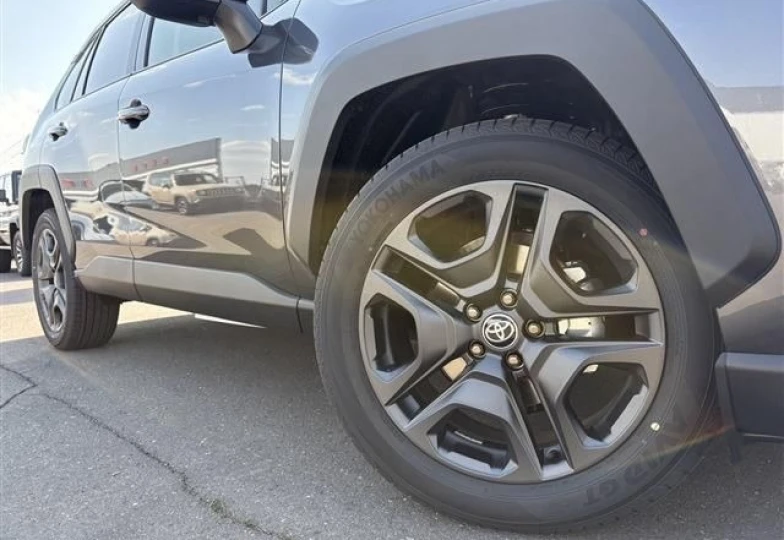 Toyota RAV4 Черный