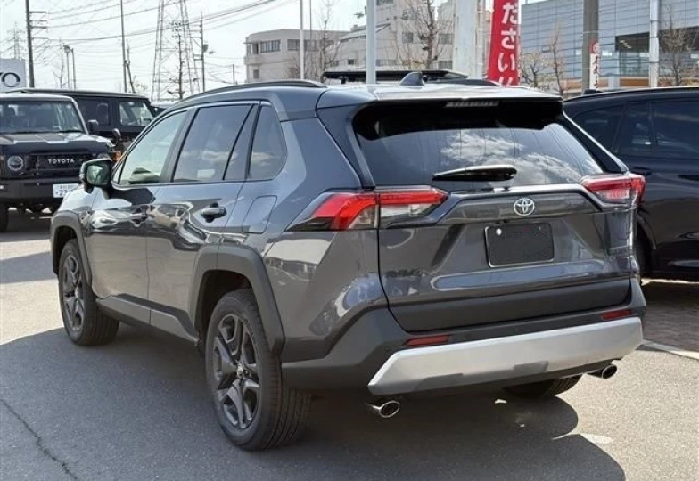 Toyota RAV4 Черный