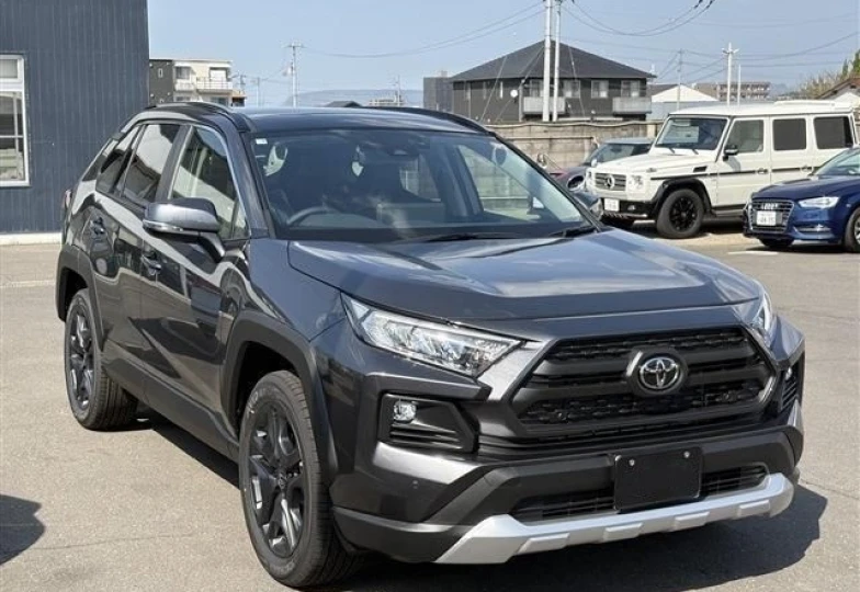 Toyota RAV4 Черный