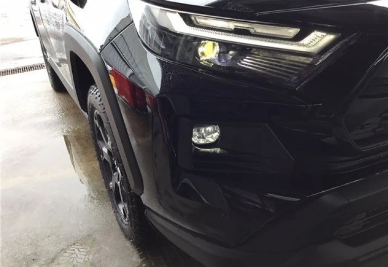 Toyota RAV4 Черный