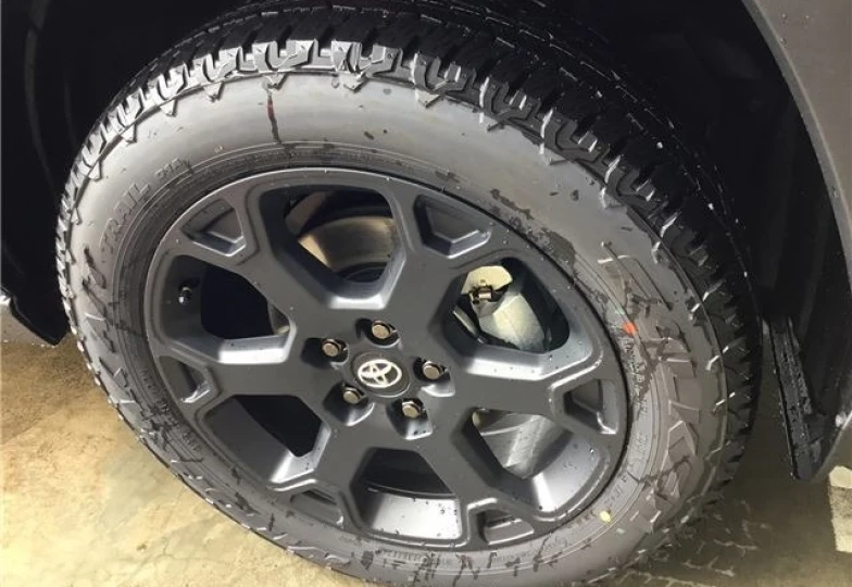Toyota RAV4 Черный