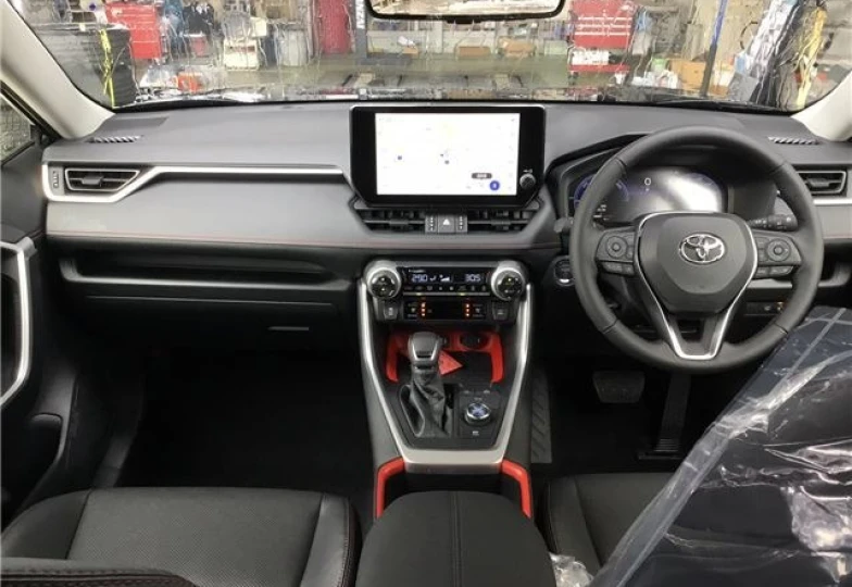 Toyota RAV4 Черный