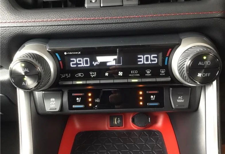 Toyota RAV4 Черный